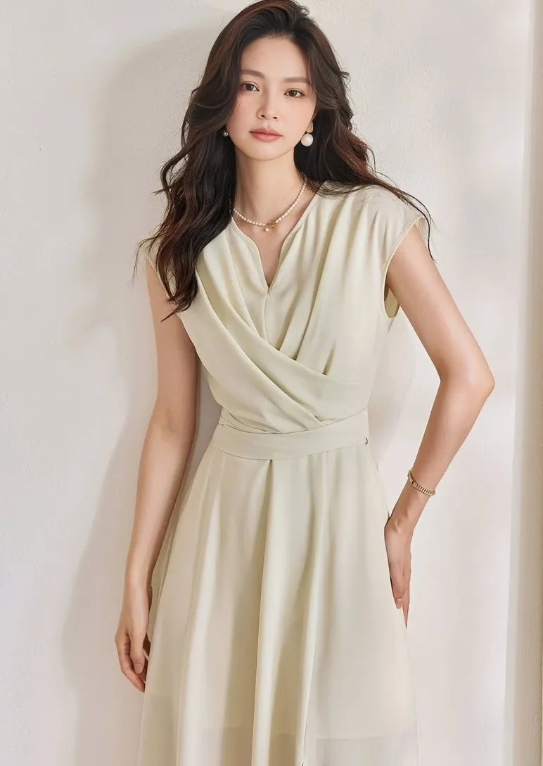 SLIM PLEATED HEM MIDI DRESS